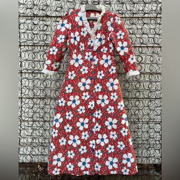 Vintage red mid-century ditzy Daisy floral quilted eyelet lace nightgown robe SM - Picture 1 of 8